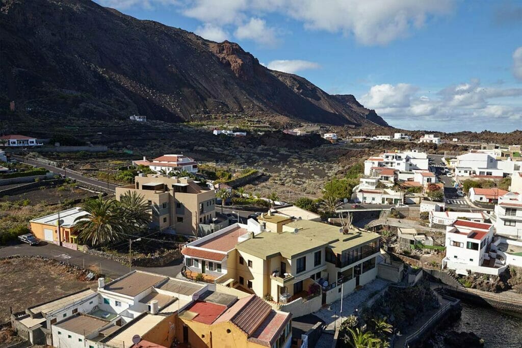 The village and the bay of El Tamaduste
 (El Hierro)